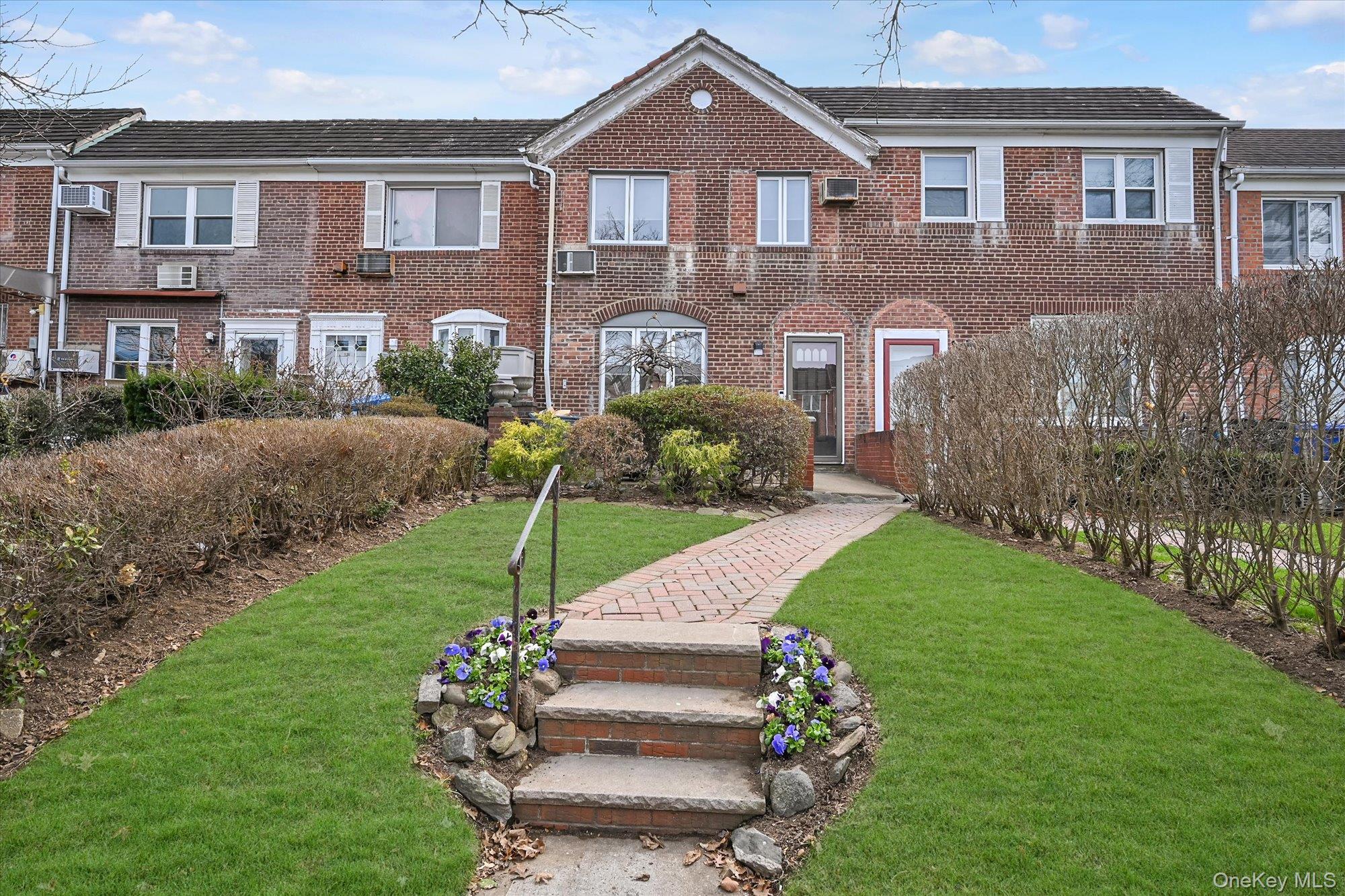 136 54 71st Rd, Kew Garden Hills, NY 11367