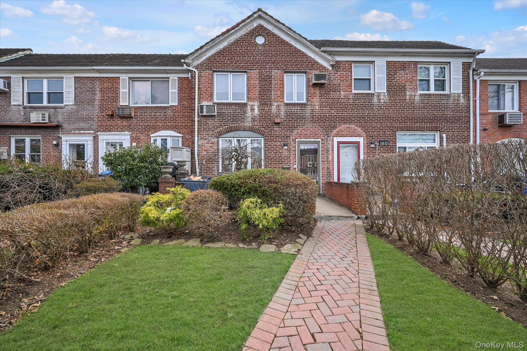 136 54 71st Rd, Kew Garden Hills, NY 11367 photo