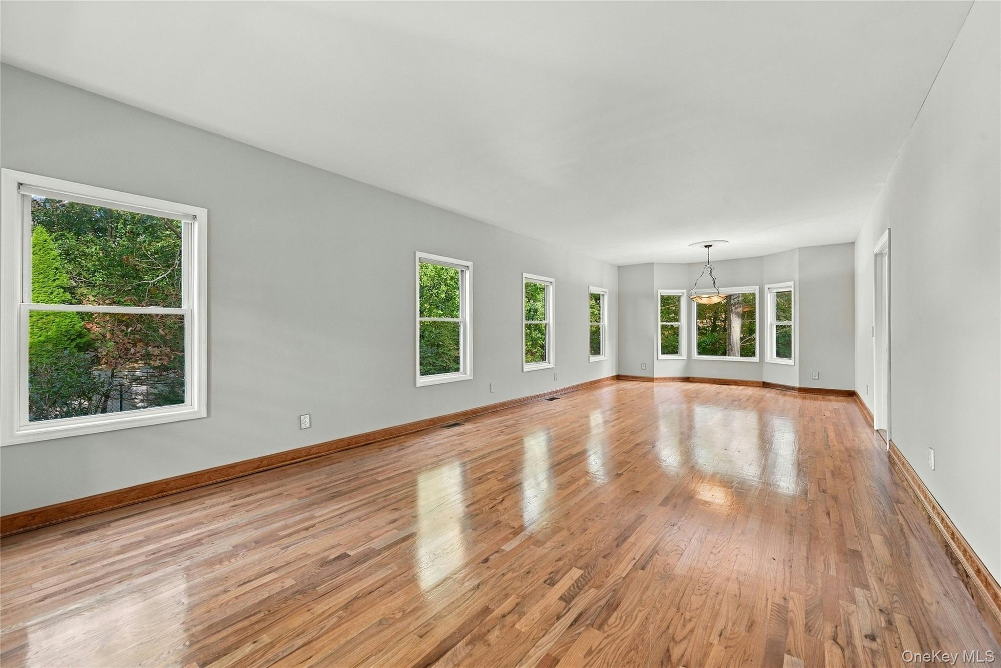 23 Moss Creek Ln, East Patchogue, NY 11772 photo