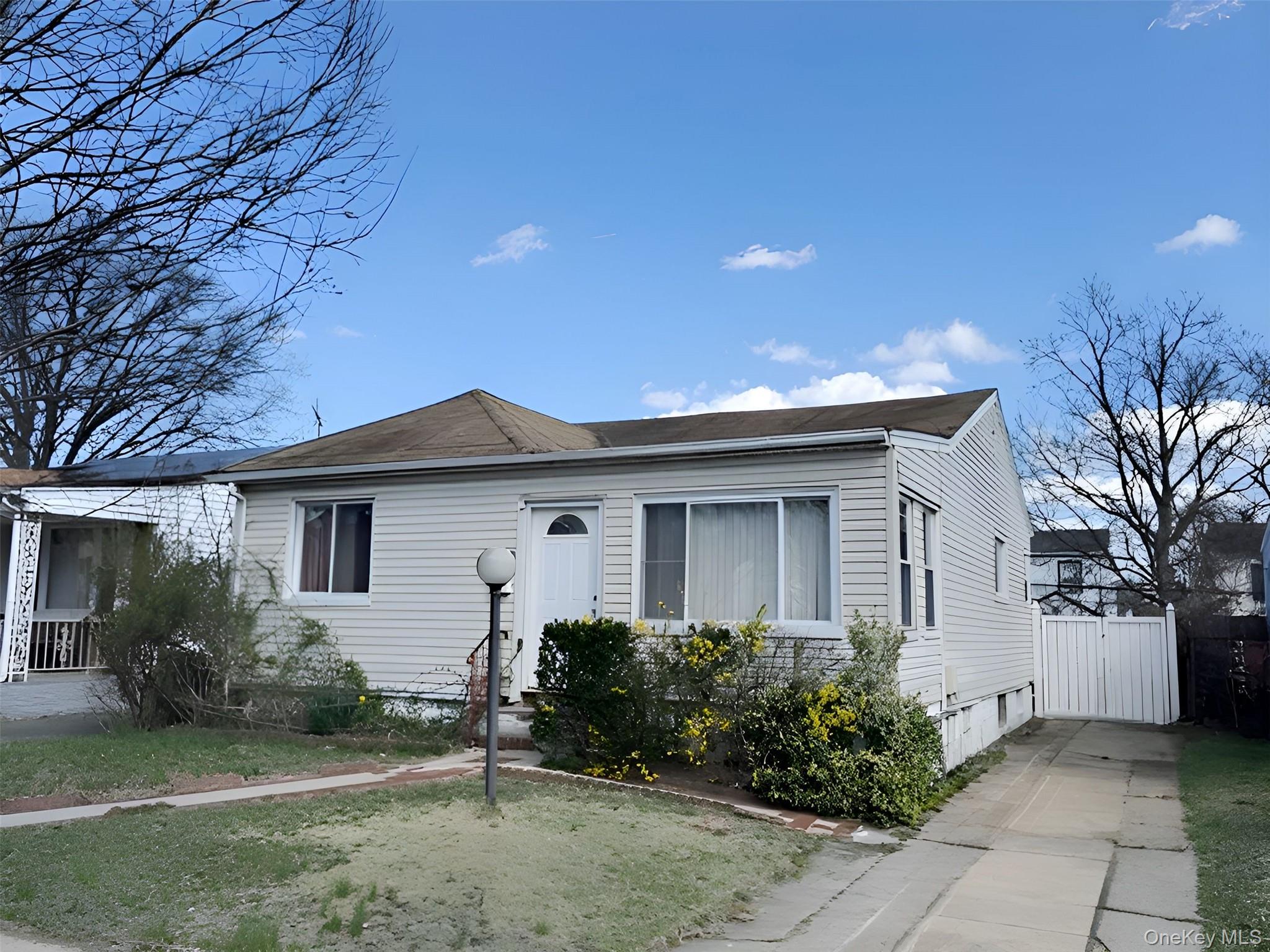 12137 237th St, Rosedale, NY 11422 photo