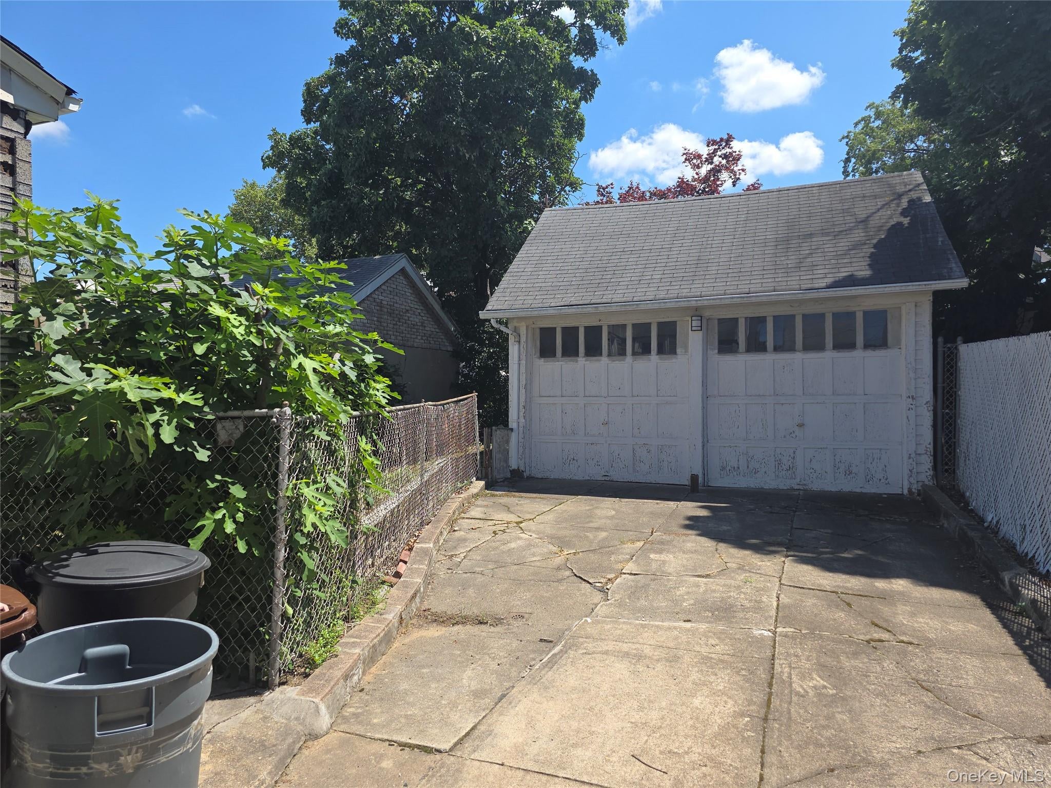 5933 159th St, Fresh Meadows, NY 11365 photo
