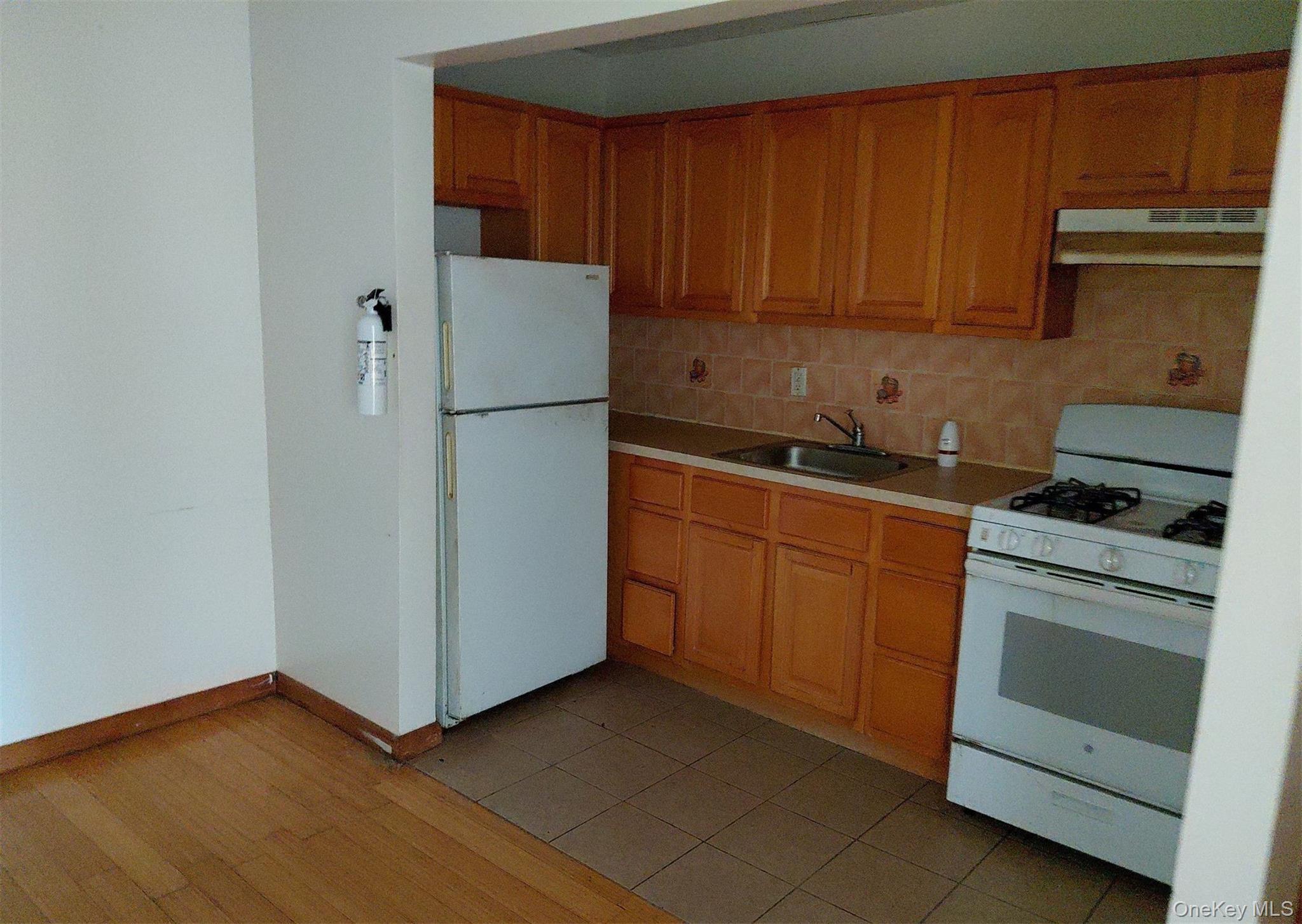 1338 Park Pl, Brooklyn, NY 11213 photo