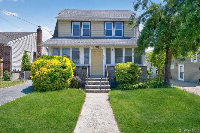 191 Rockaway Pkwy, Valley Stream, NY 11580
