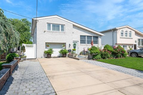 Single Family Residence in Howard Beach NY 159-23 90th Street.jpg