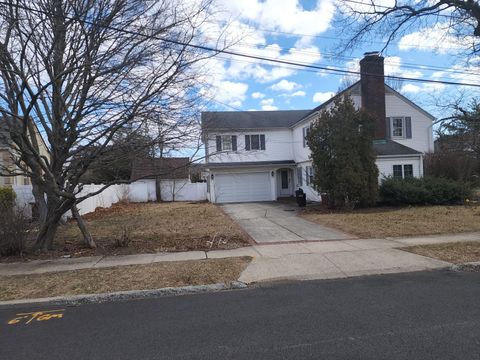 Single Family Residence in North Baldwin NY 15 McKenna Avenue.jpg