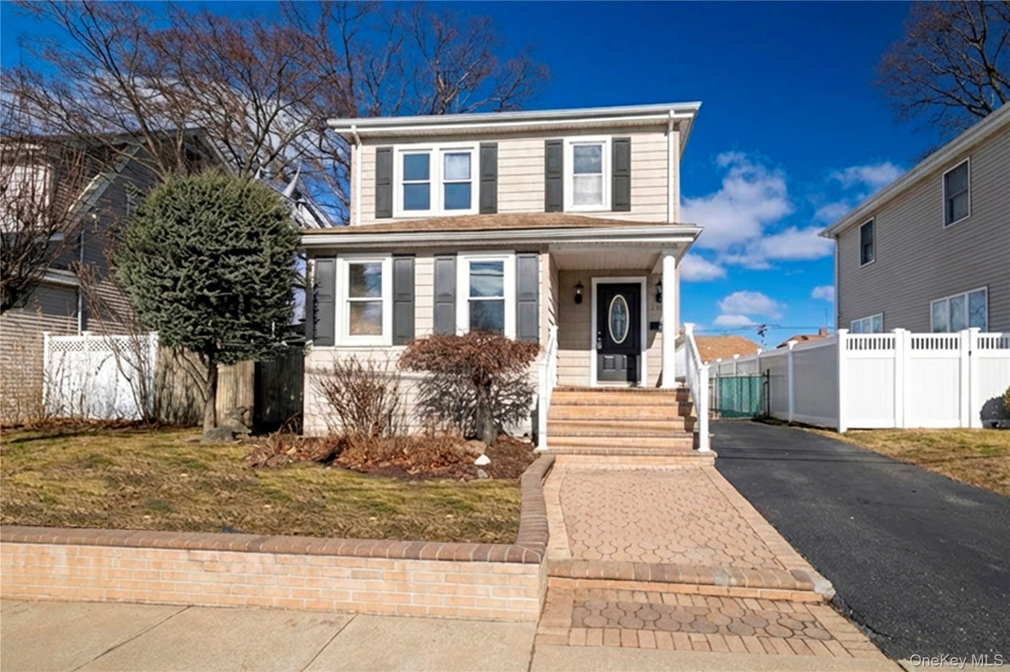 101 Harris Ave, Freeport, NY 11520 photo