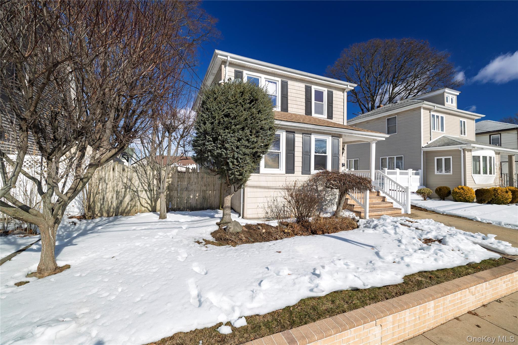 101 Harris Ave, Freeport, NY 11520 photo