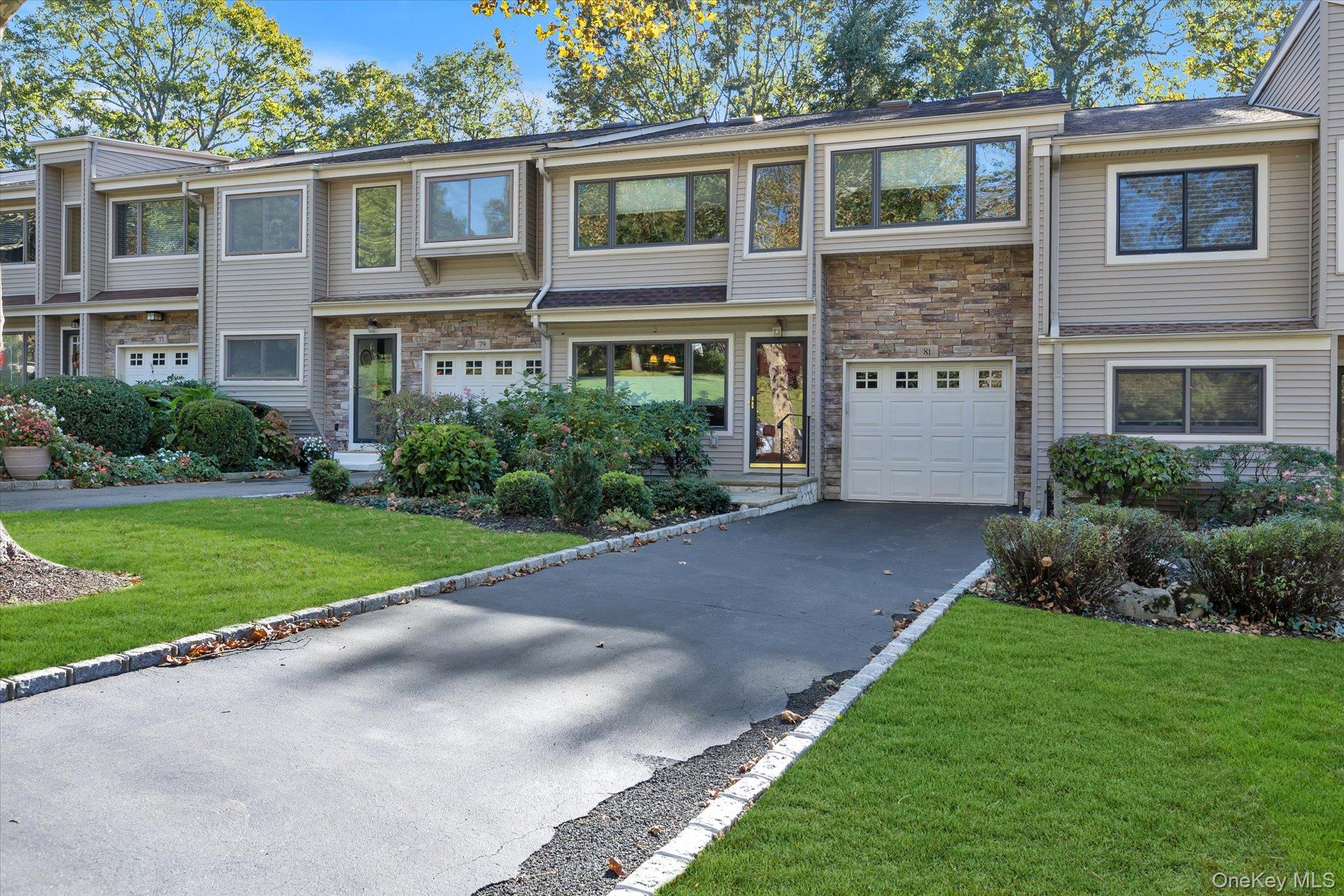 81 Lisa Dr, Northport, NY 11768 photo