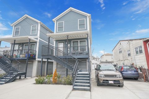 Single Family Residence in Arverne NY 6944 Burchell Avenue.jpg