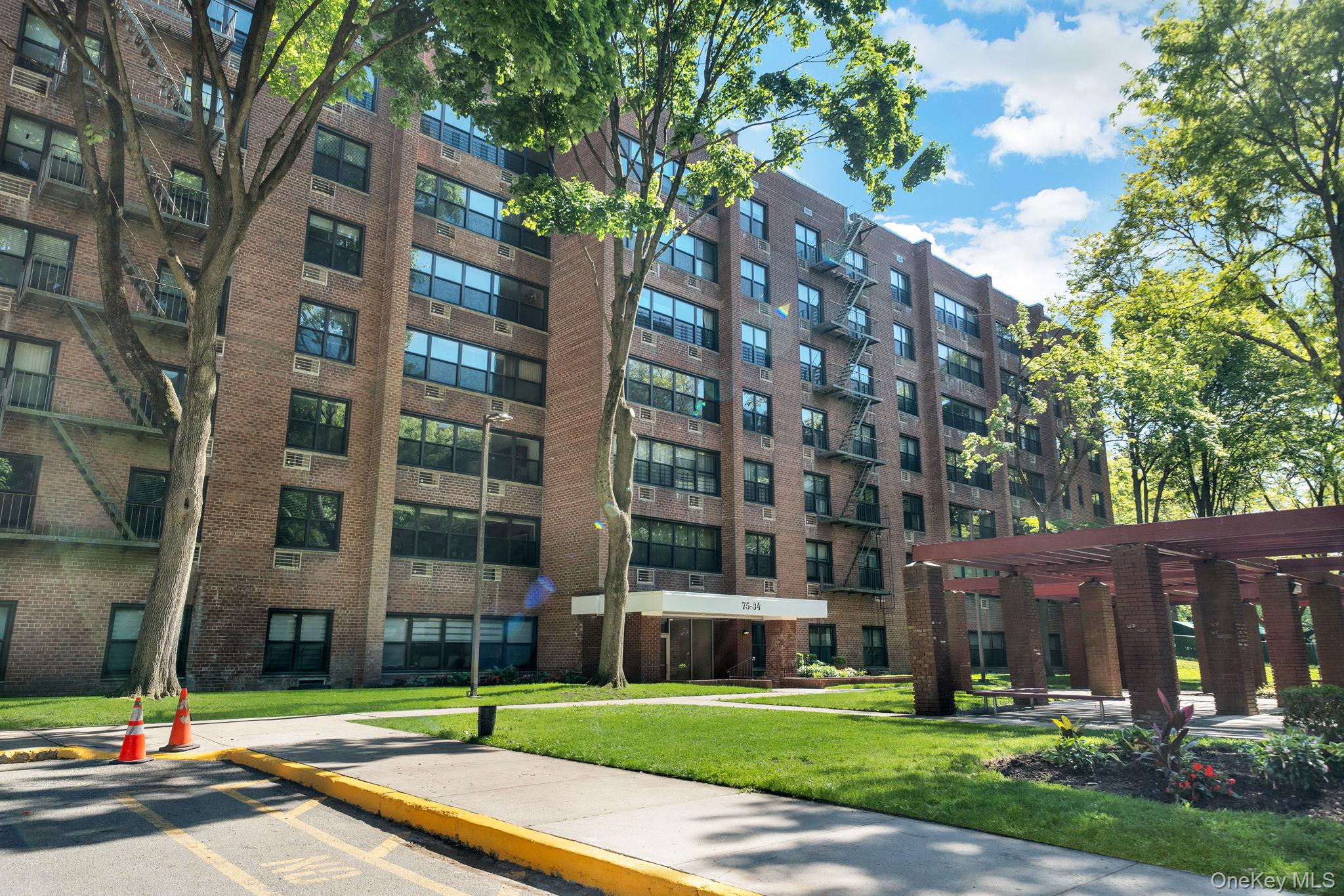 75 34 Bell Blvd #1 E, Oakland Gardens, NY 11364 photo