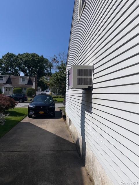 35 Marlow Rd, Valley Stream, NY 11580 photo