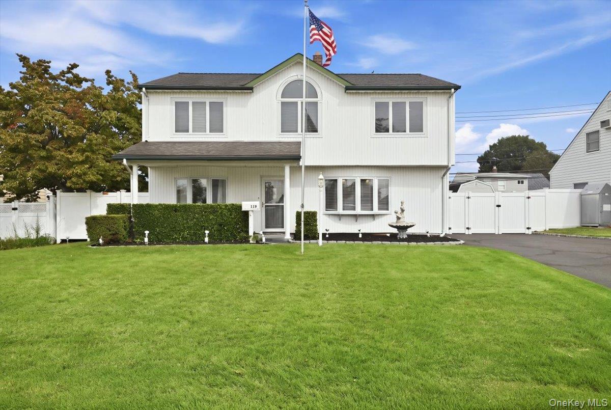 119 Periwinkle Rd, Levittown, NY 11756