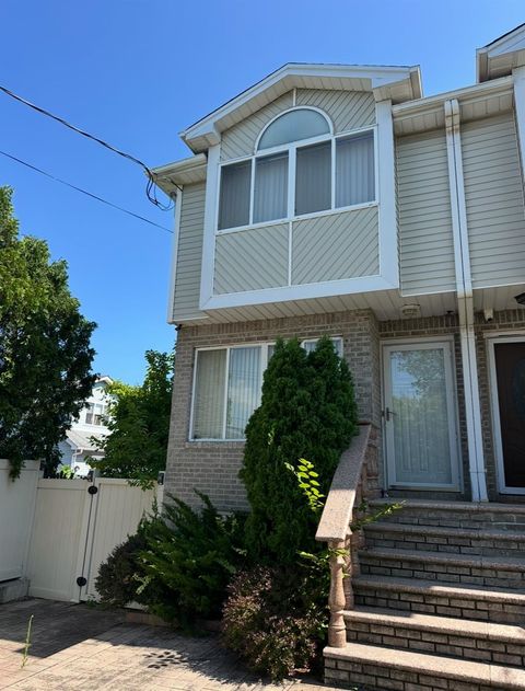 Single Family Residence in Staten Island NY 143 Monahan ave Avenue.jpg