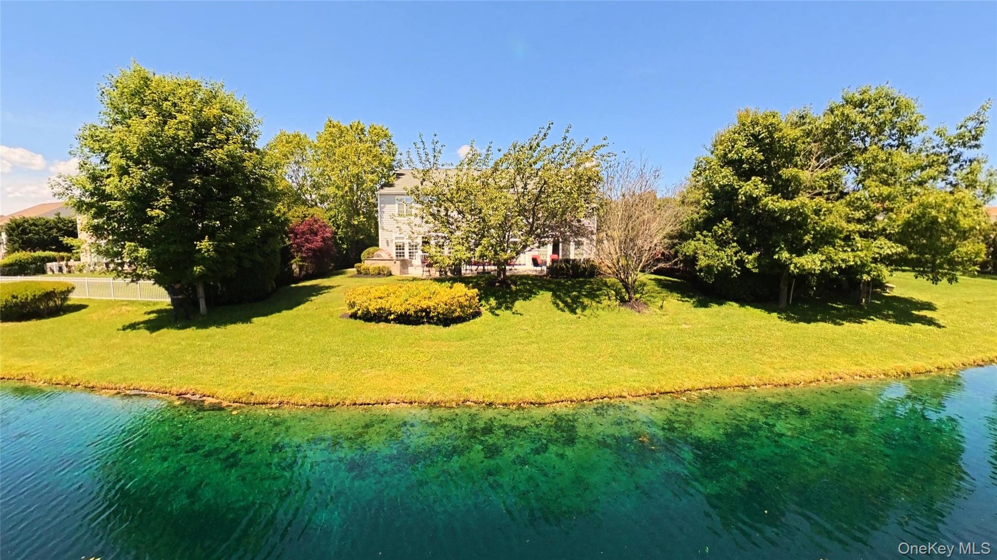 38 Hamlet Woods Dr, Saint James, NY 11780 photo