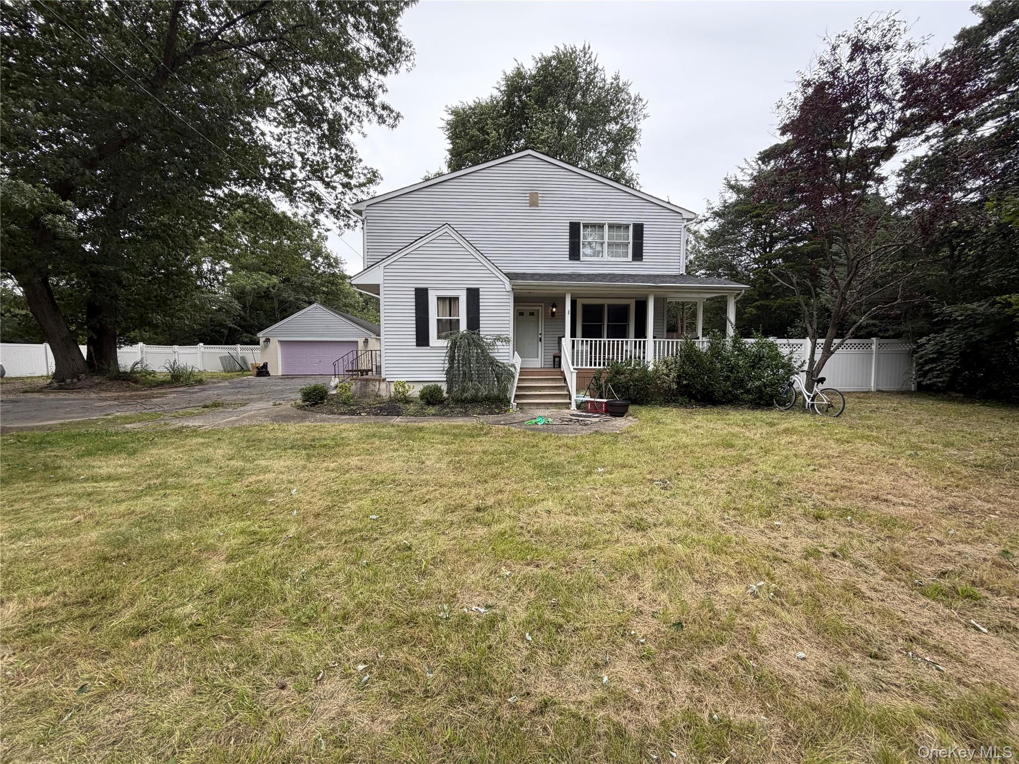 928 Connetquot Ave, Central Islip, NY 11722 photo