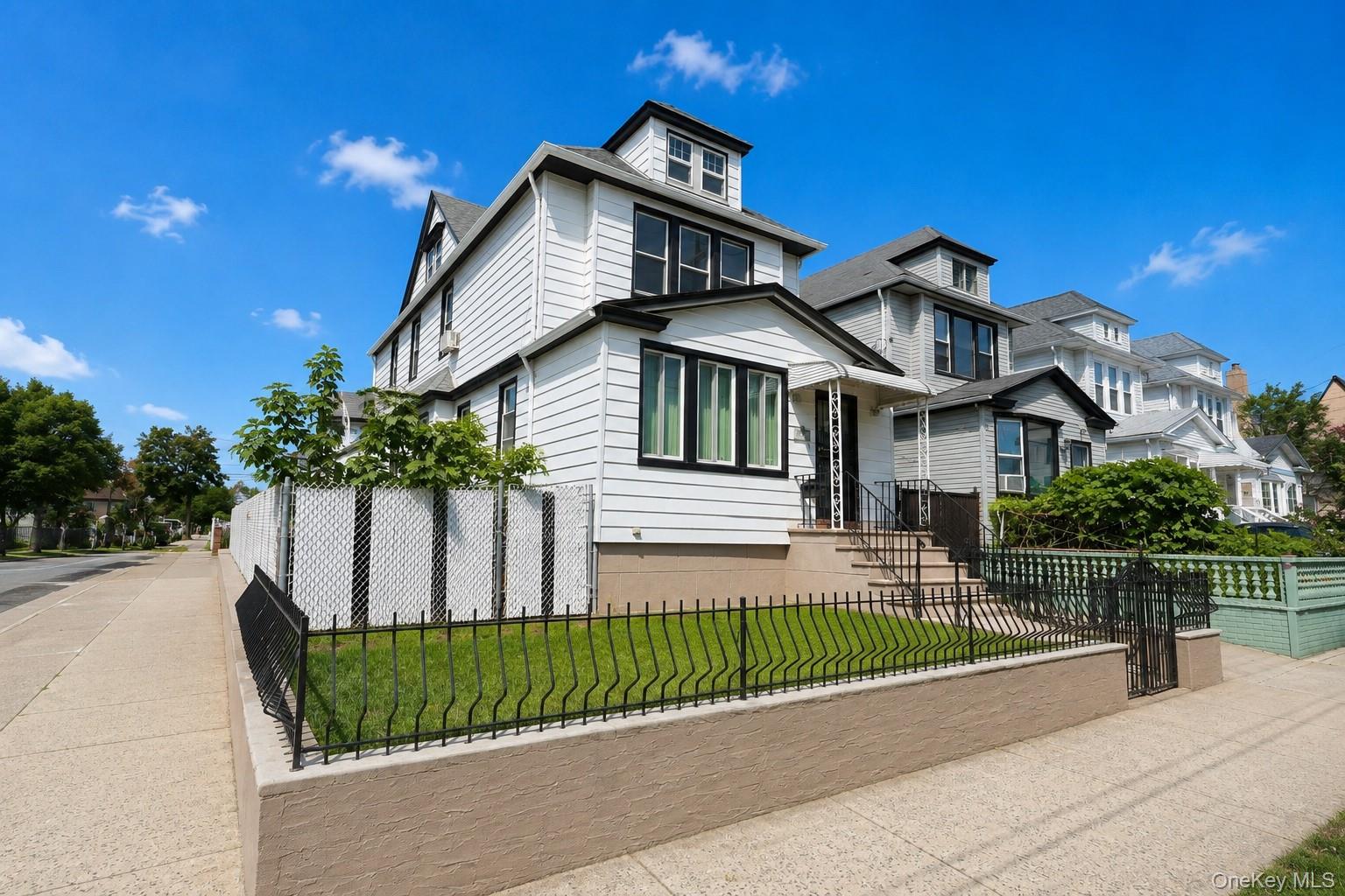 117 5 111th Ave, South Ozone Park, NY 11420
