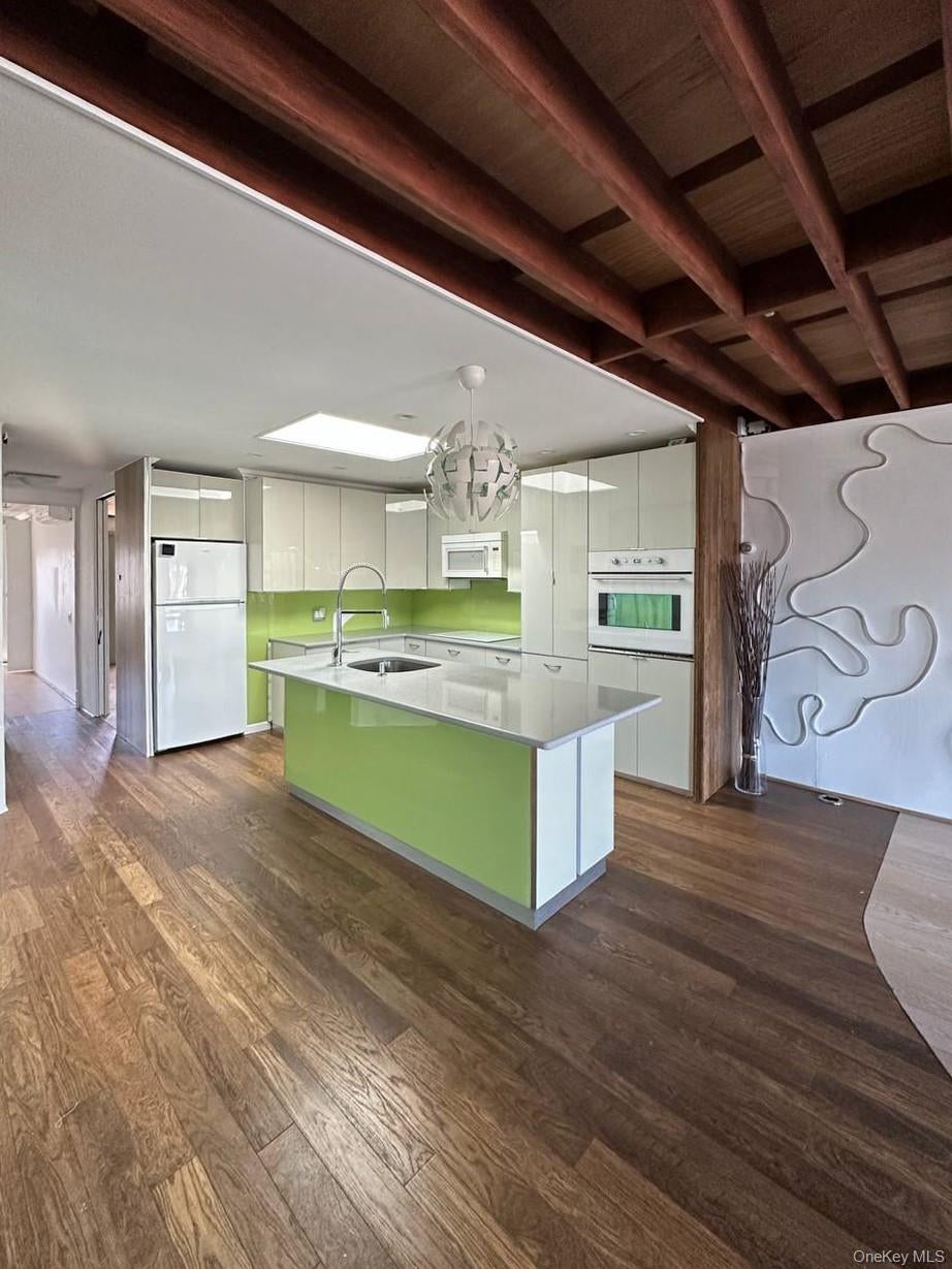 310 Delaware Ave, Staten Island, NY 10305 photo