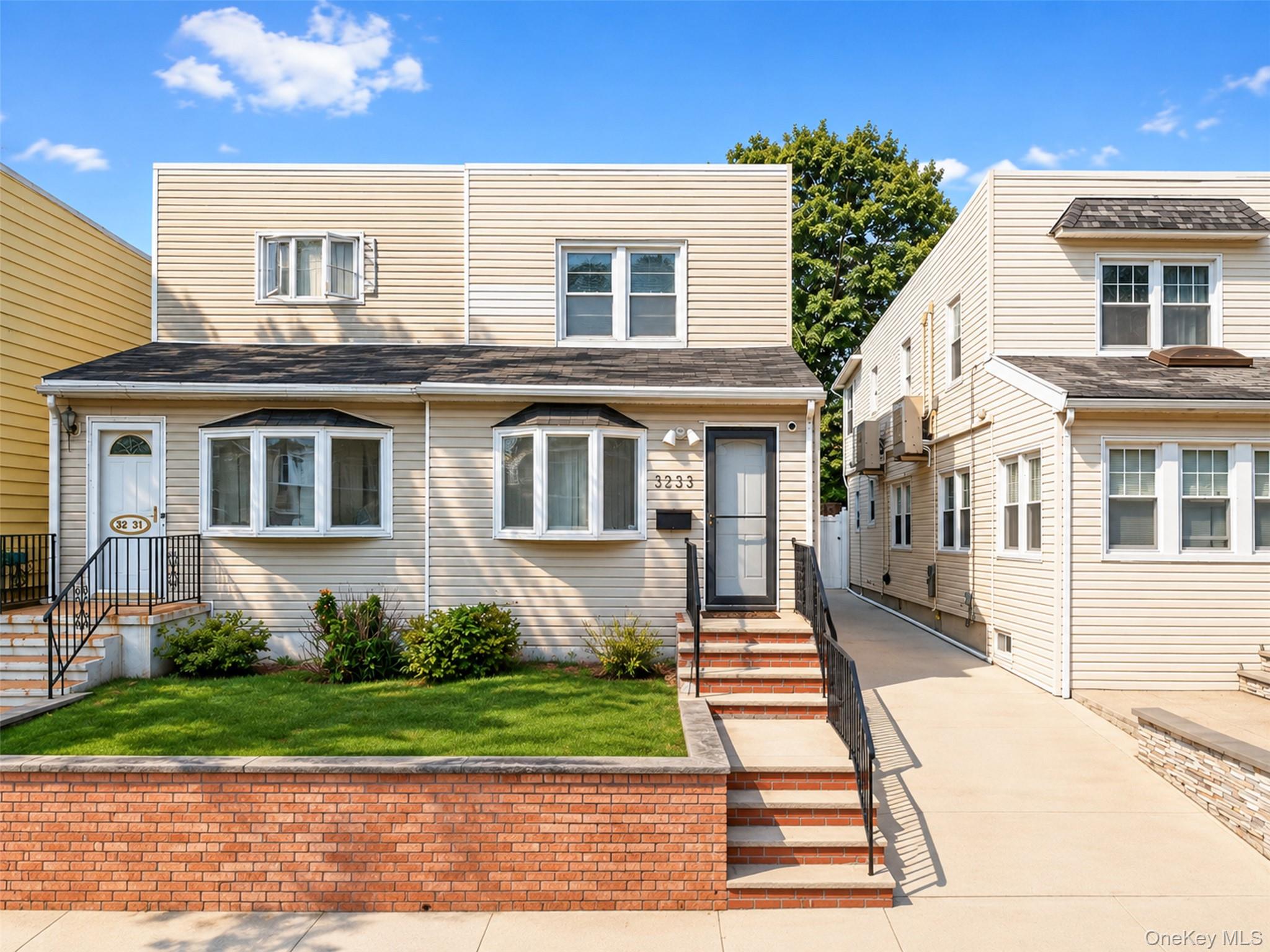 32 33 202nd St, Bayside, NY 11361