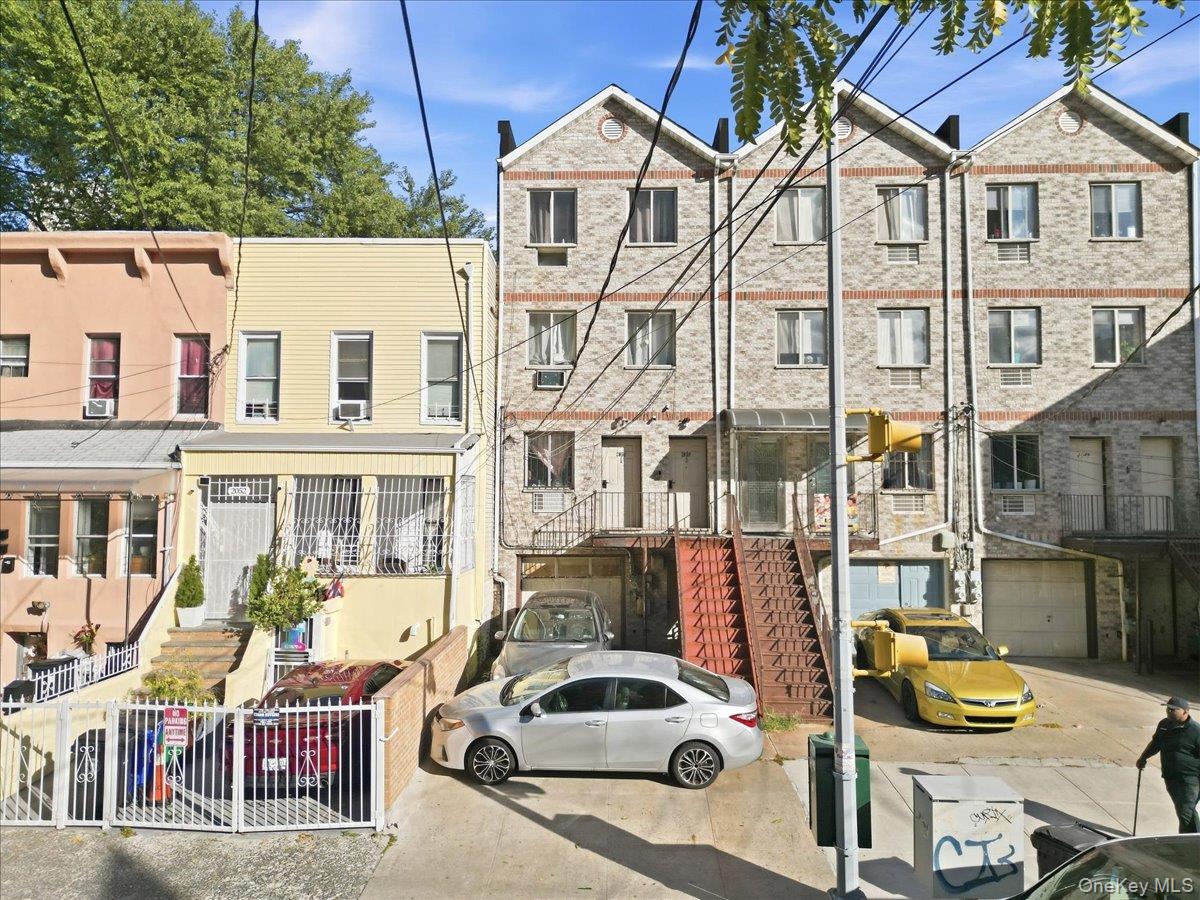2050 Arthur Ave, Bronx, NY 10457 photo