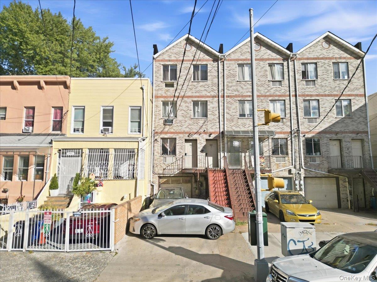 2050 Arthur Ave, Bronx, NY 10457