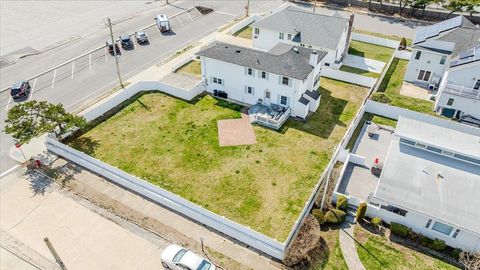 Single Family Residence in Atlantic Beach NY 2000 Ocean Boulevard 6.jpg
