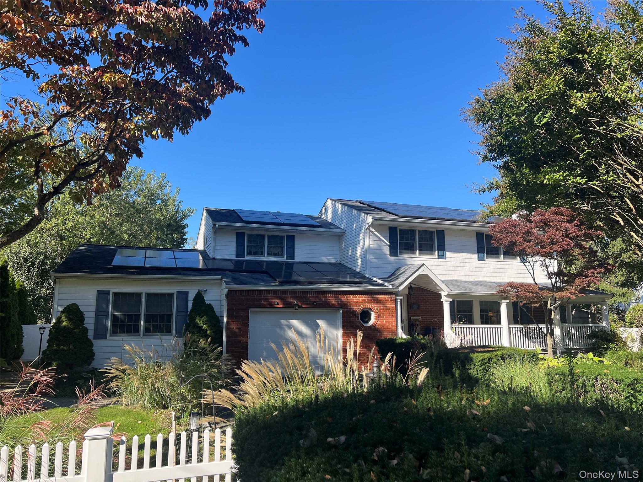 22 Emerson Ave, North Babylon, NY 11703