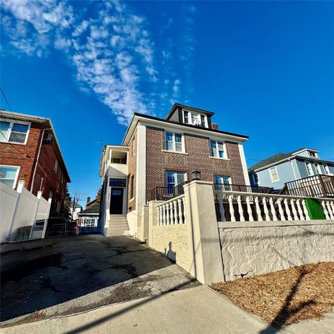 Single Family Residence in Bronx NY 3279 Bruckner Boulevard.jpg