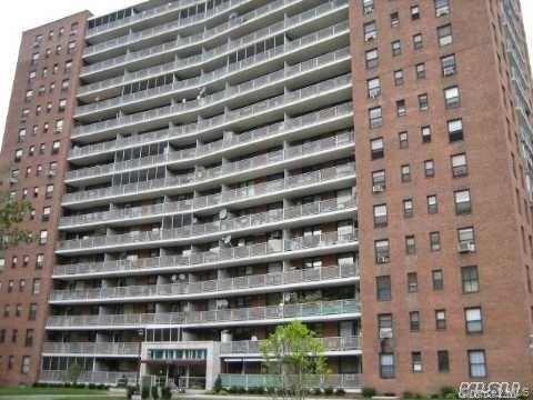 61 15 98th St #5 E, Rego Park, NY 11374 photo