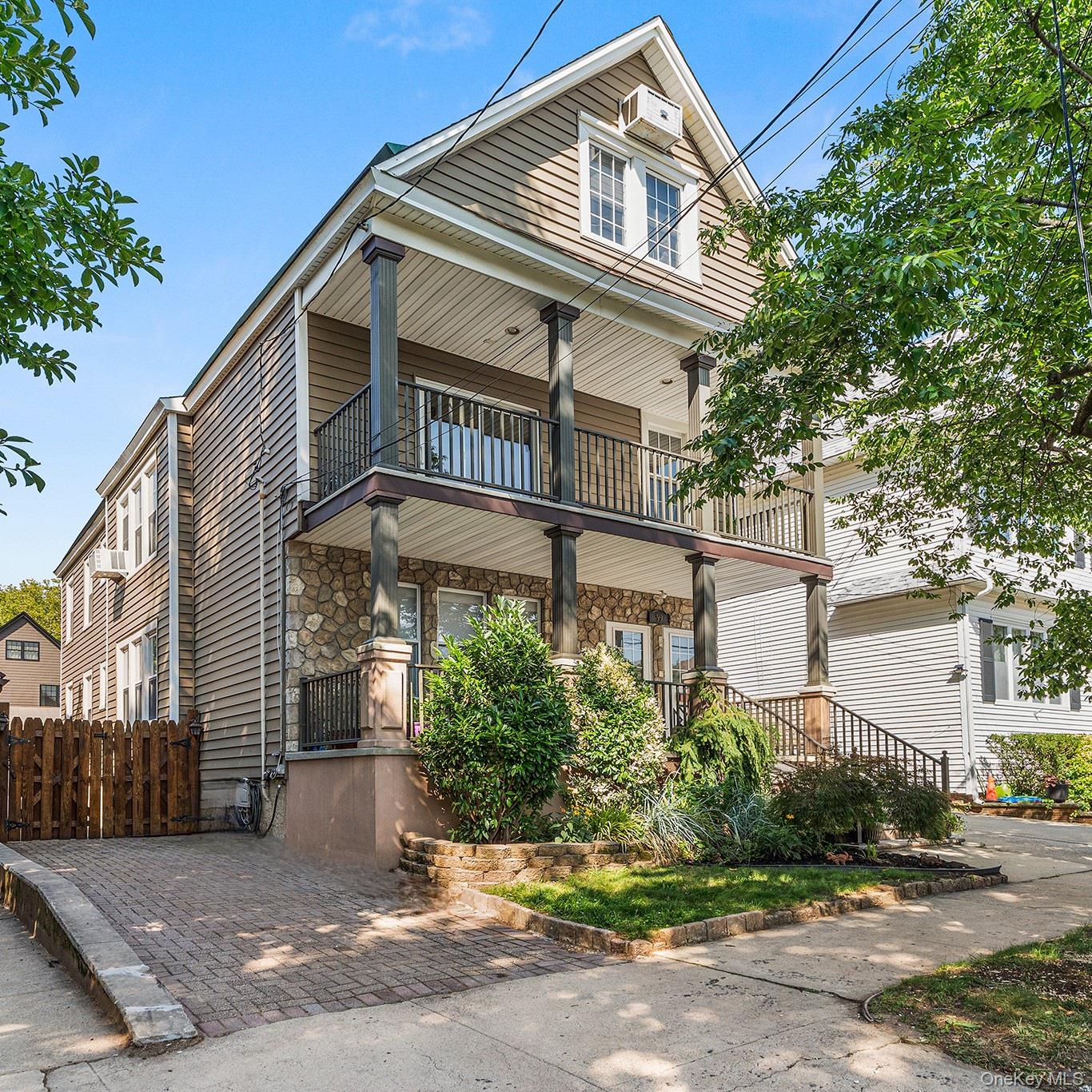 99 37th St, Bayonne, NJ 07002