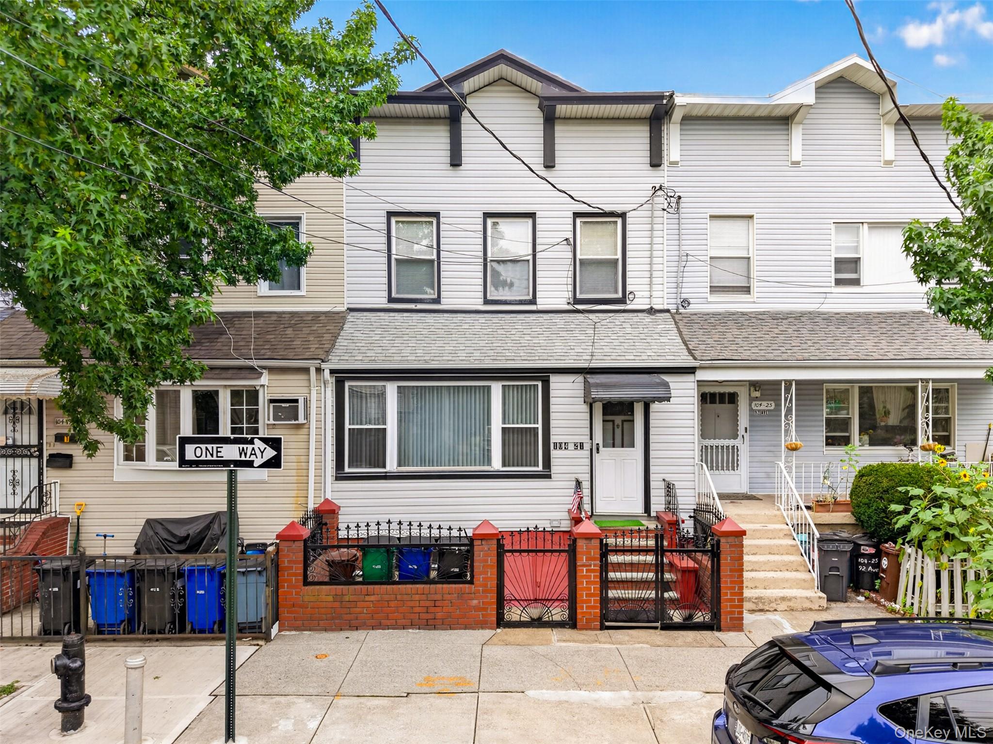 104 21 92nd Ave, Richmond Hill, NY 11418