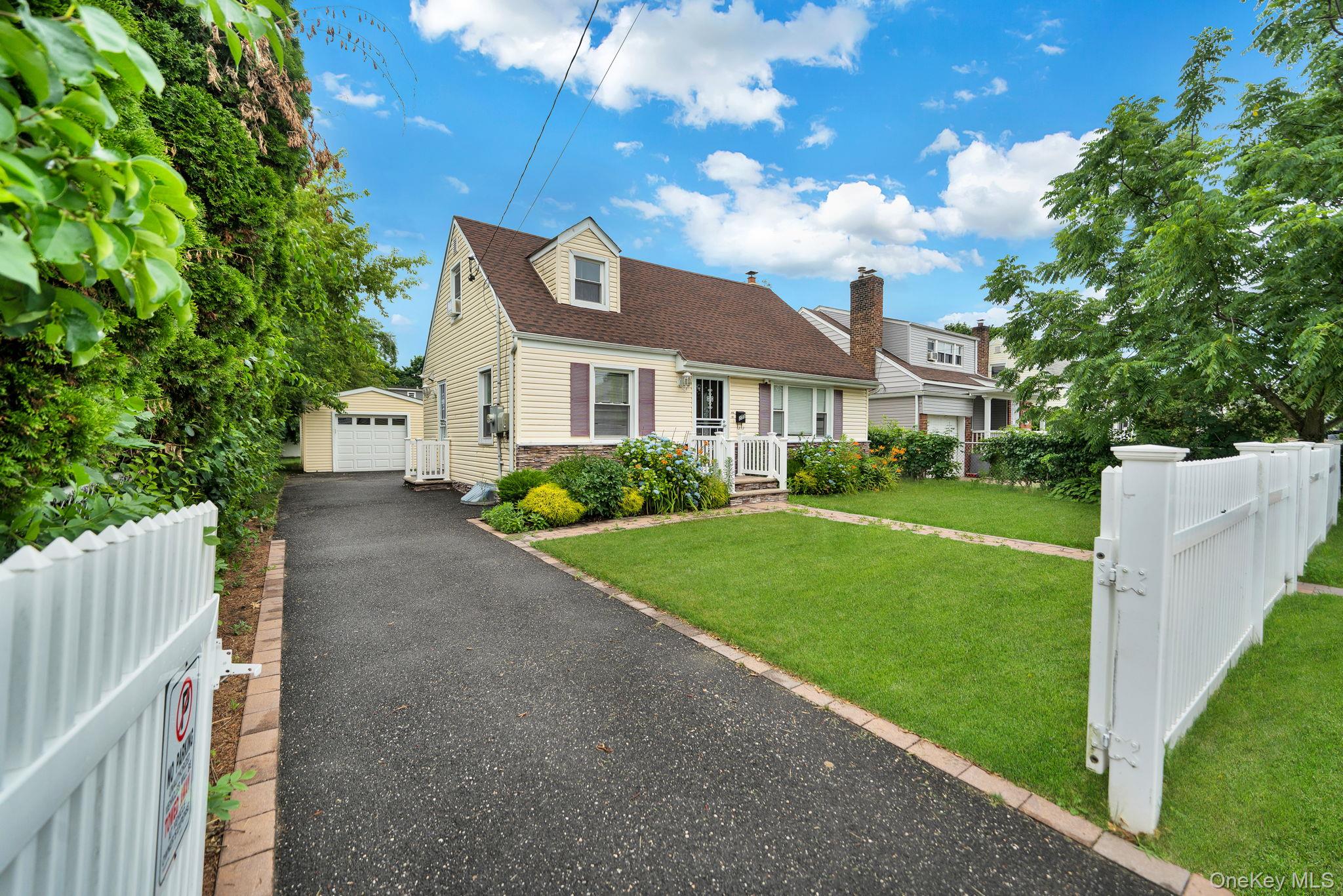 258 Fairview Blvd, Hempstead, NY 11550 photo