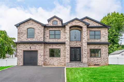 Single Family Residence in Albertson NY 78 Shafter Avenue.jpg