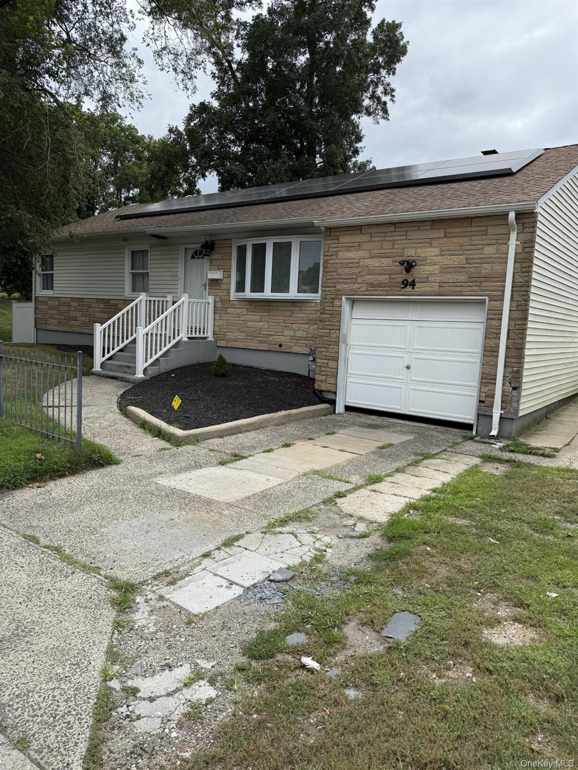 94 Indian Head Rd, Kings Park, NY 11754