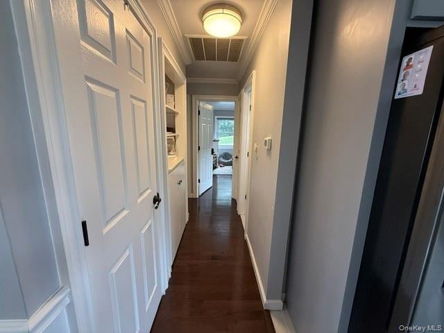 94 Indian Head Rd, Kings Park, NY 11754 photo