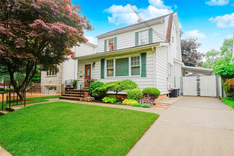 Single Family Residence in Staten Island NY 260 Clawson Street.jpg