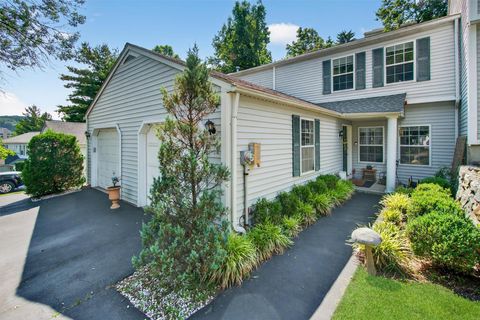 Townhouse in Tarrytown NY 204 Watch Hill Drive.jpg