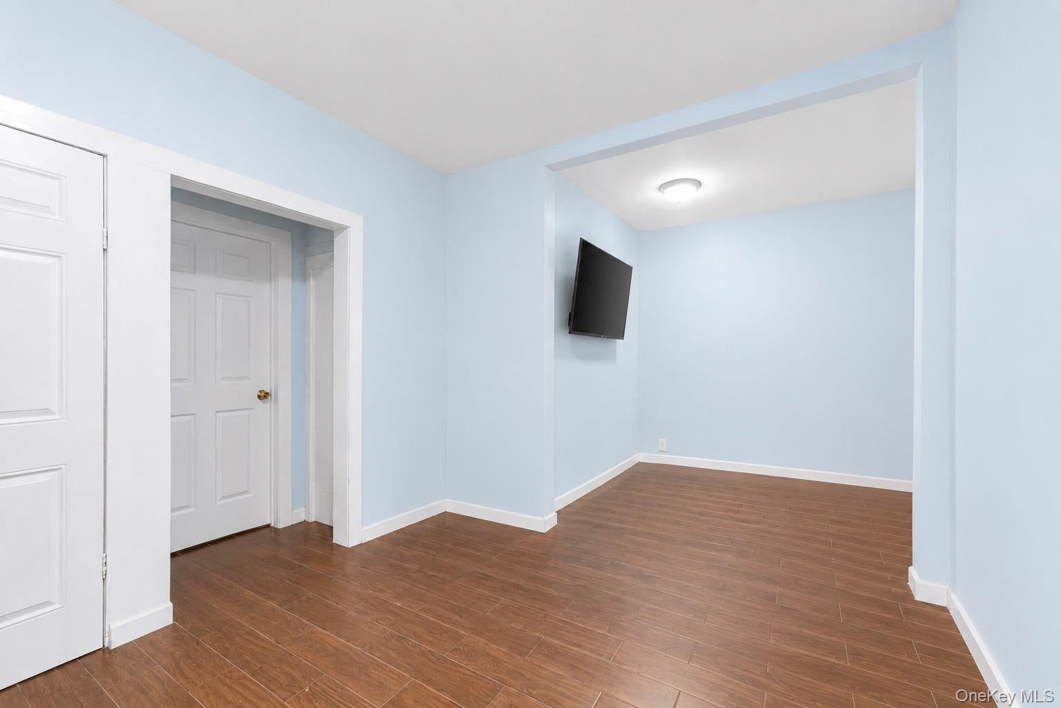 4733 Carpenter Ave, Bronx, NY 10470 photo