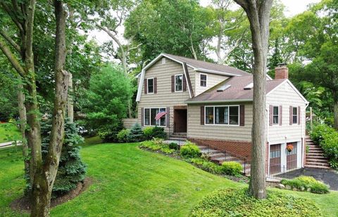 Single Family Residence in Northport NY 10 Woodfield Avenue.jpg