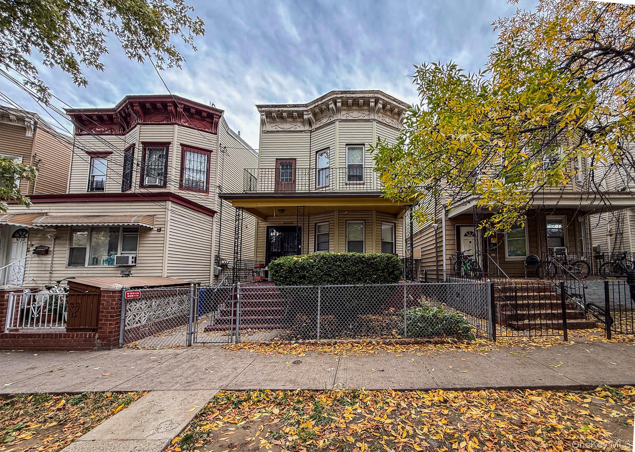 97 10 34th Ave, Corona, NY 11368