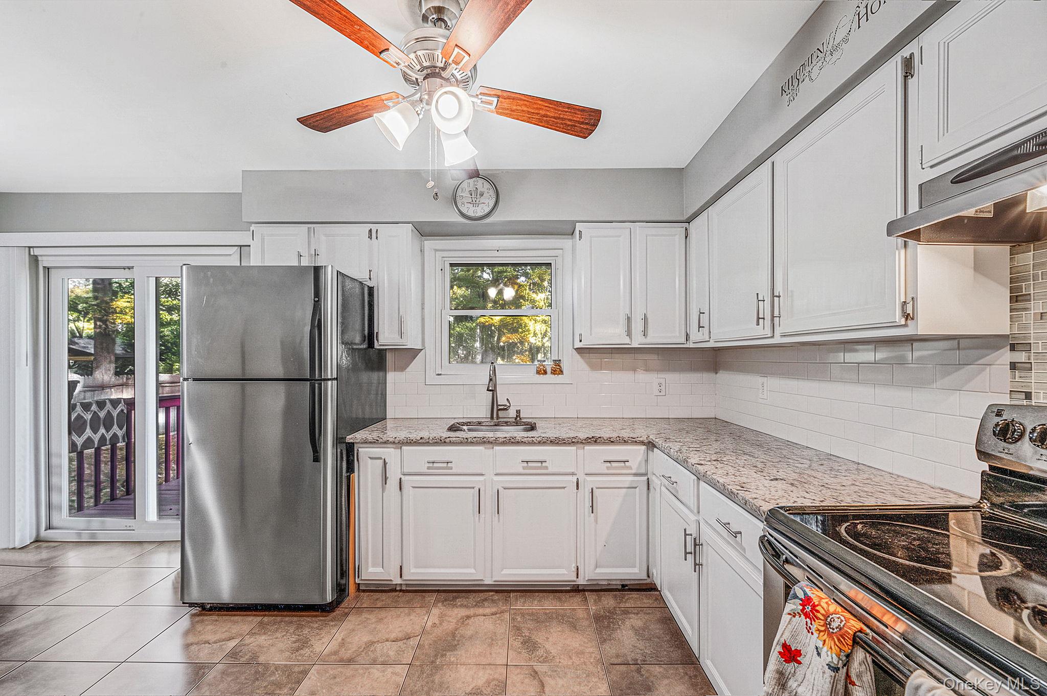 77 Wilson Ave, Medford, NY 11763 photo