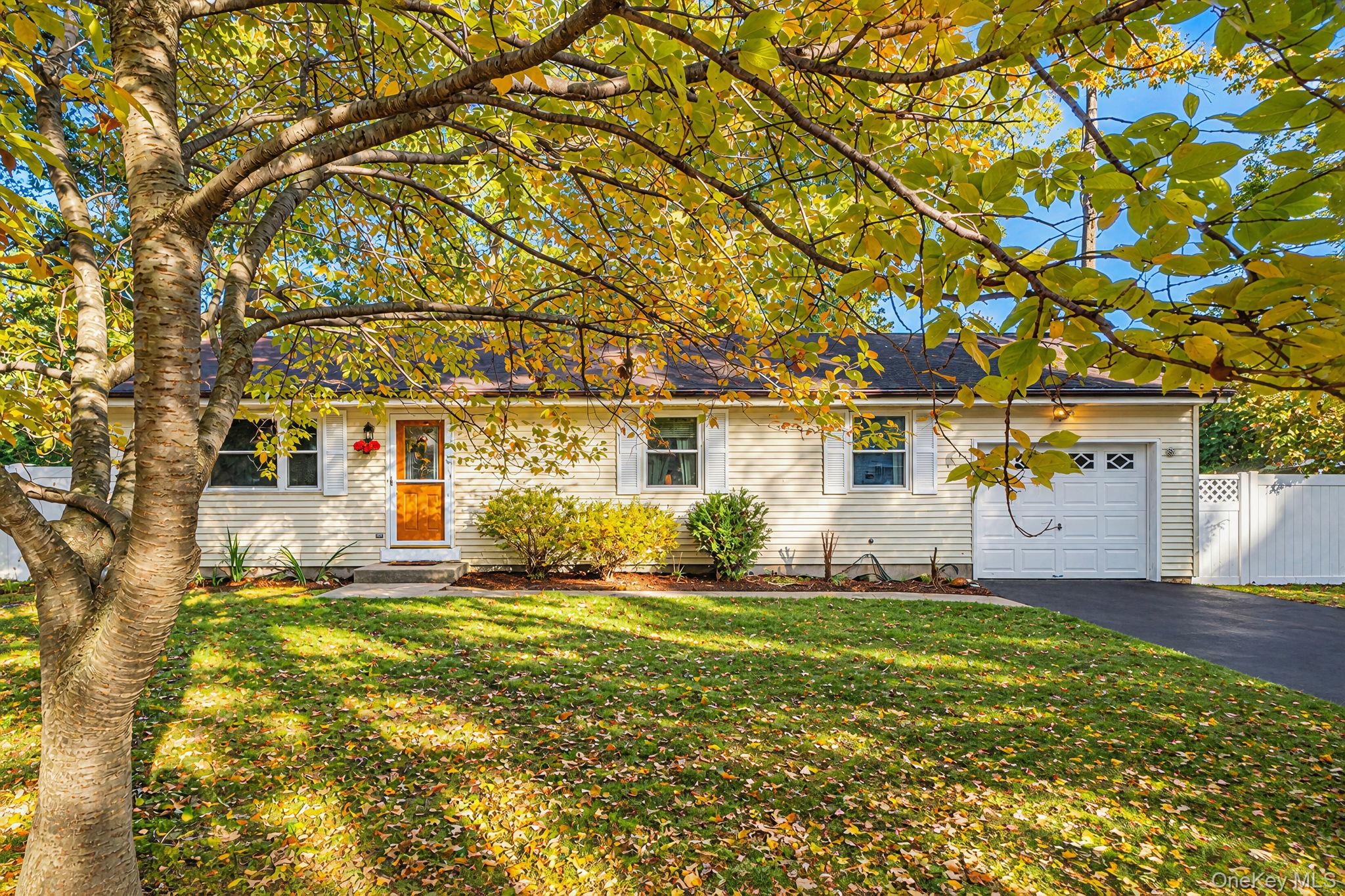 77 Wilson Ave, Medford, NY 11763