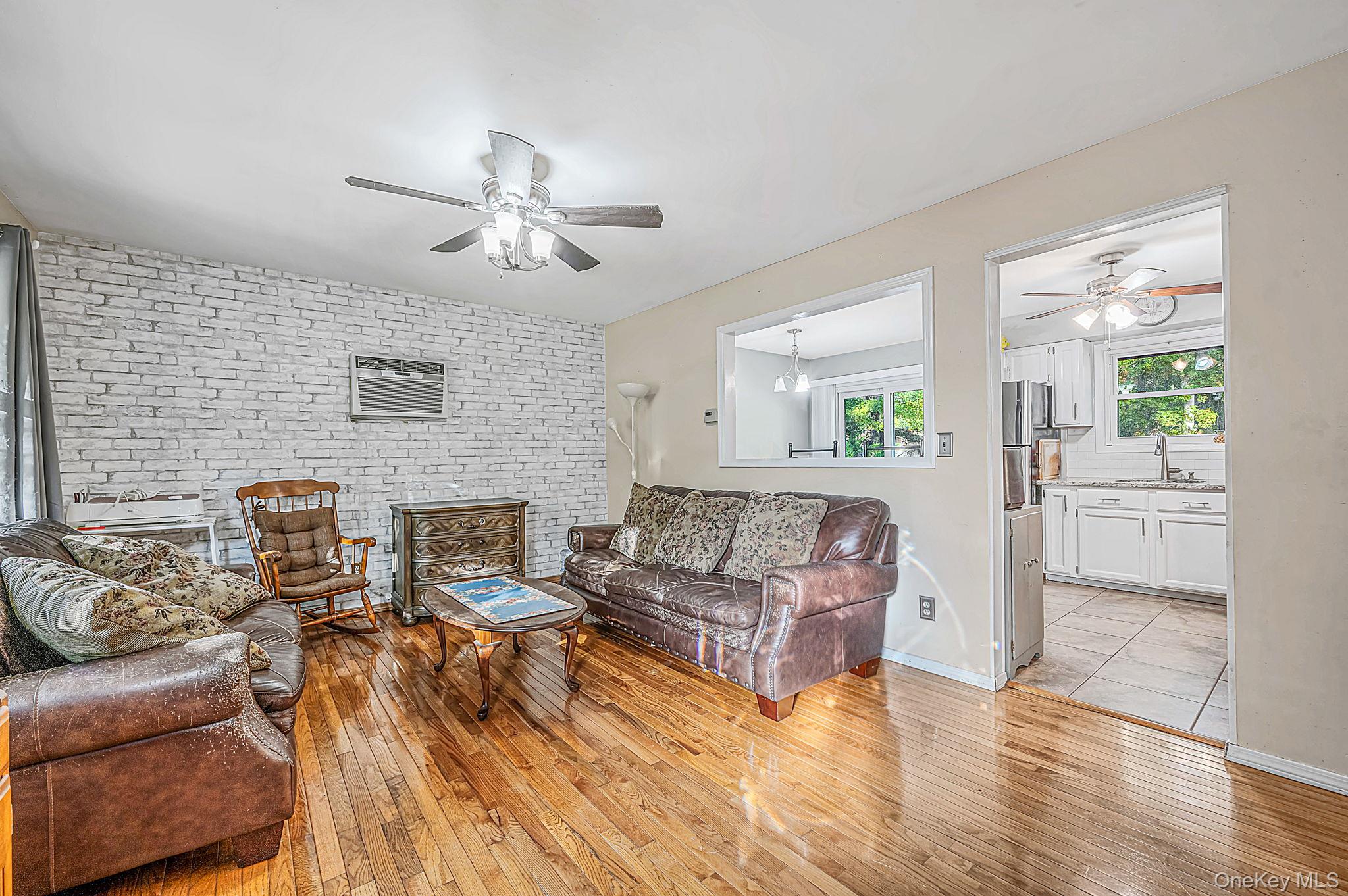77 Wilson Ave, Medford, NY 11763 photo