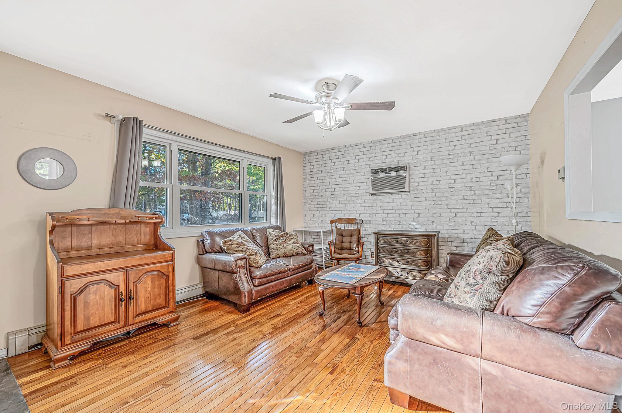 77 Wilson Ave, Medford, NY 11763 photo
