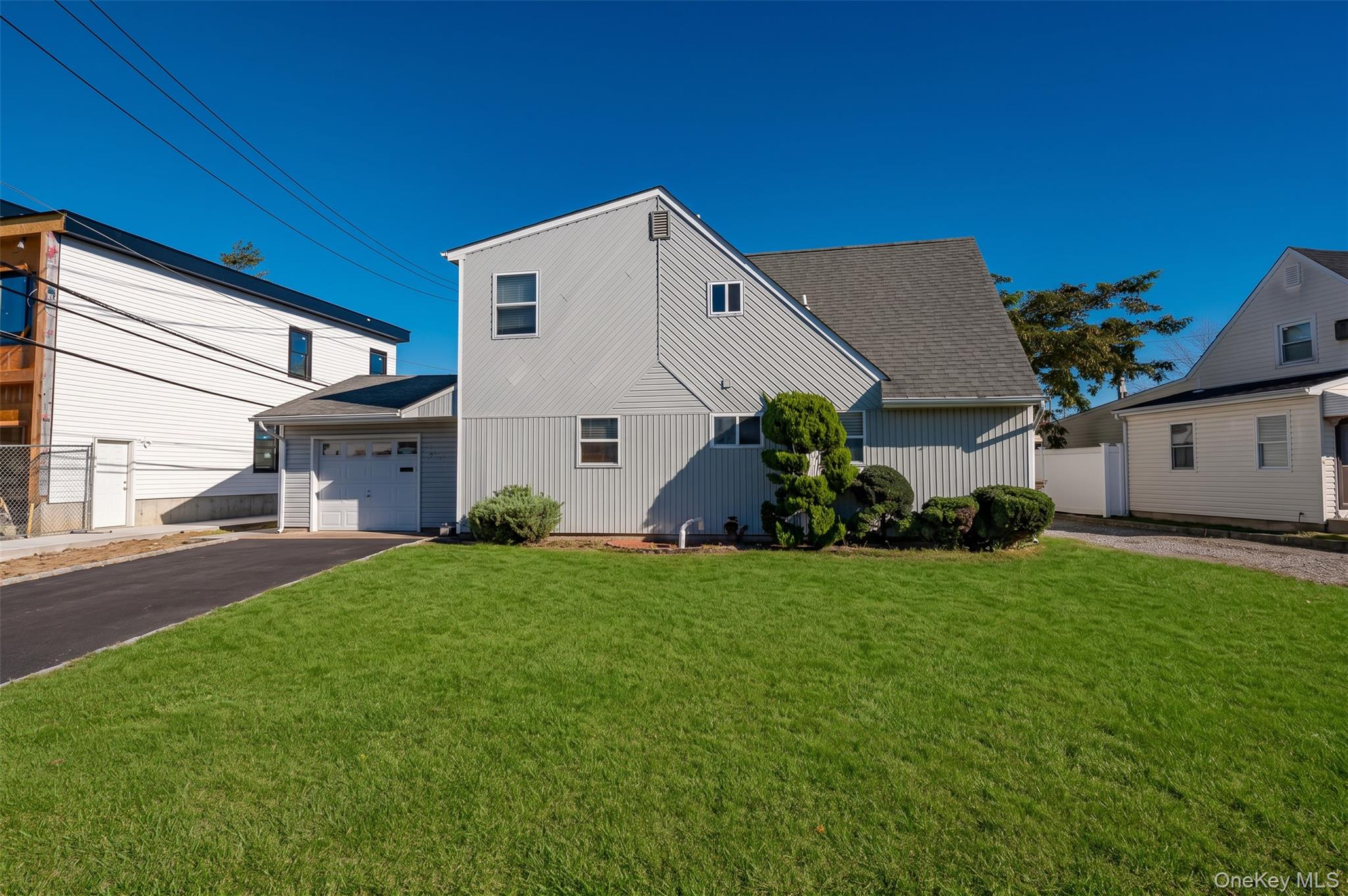 148 Kingfisher Rd, Levittown, NY 11756