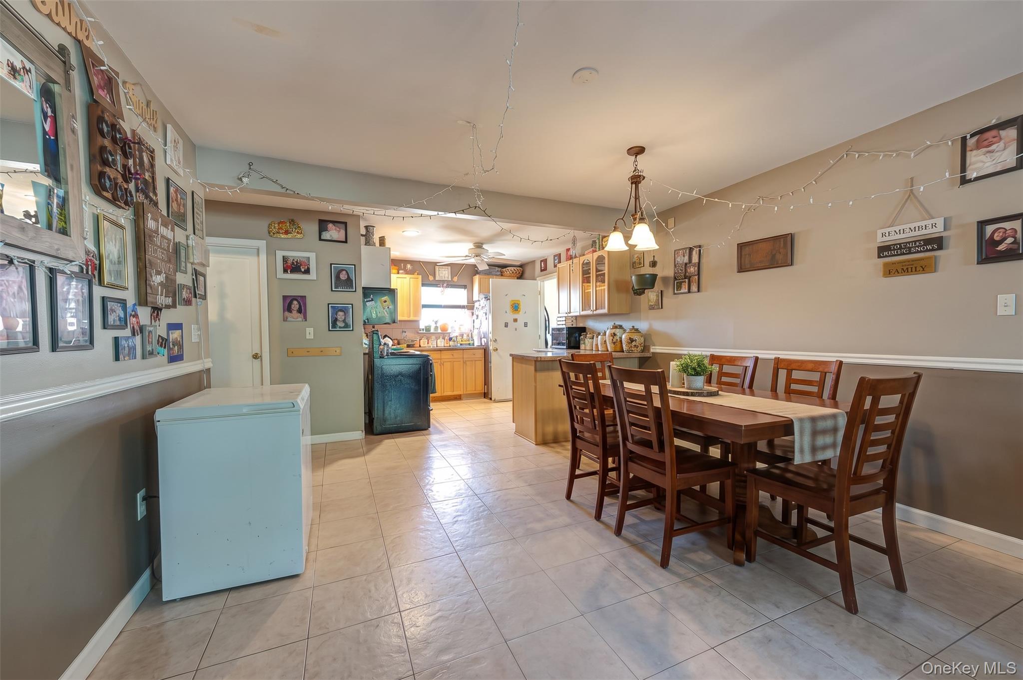 148 Kingfisher Rd, Levittown, NY 11756 photo