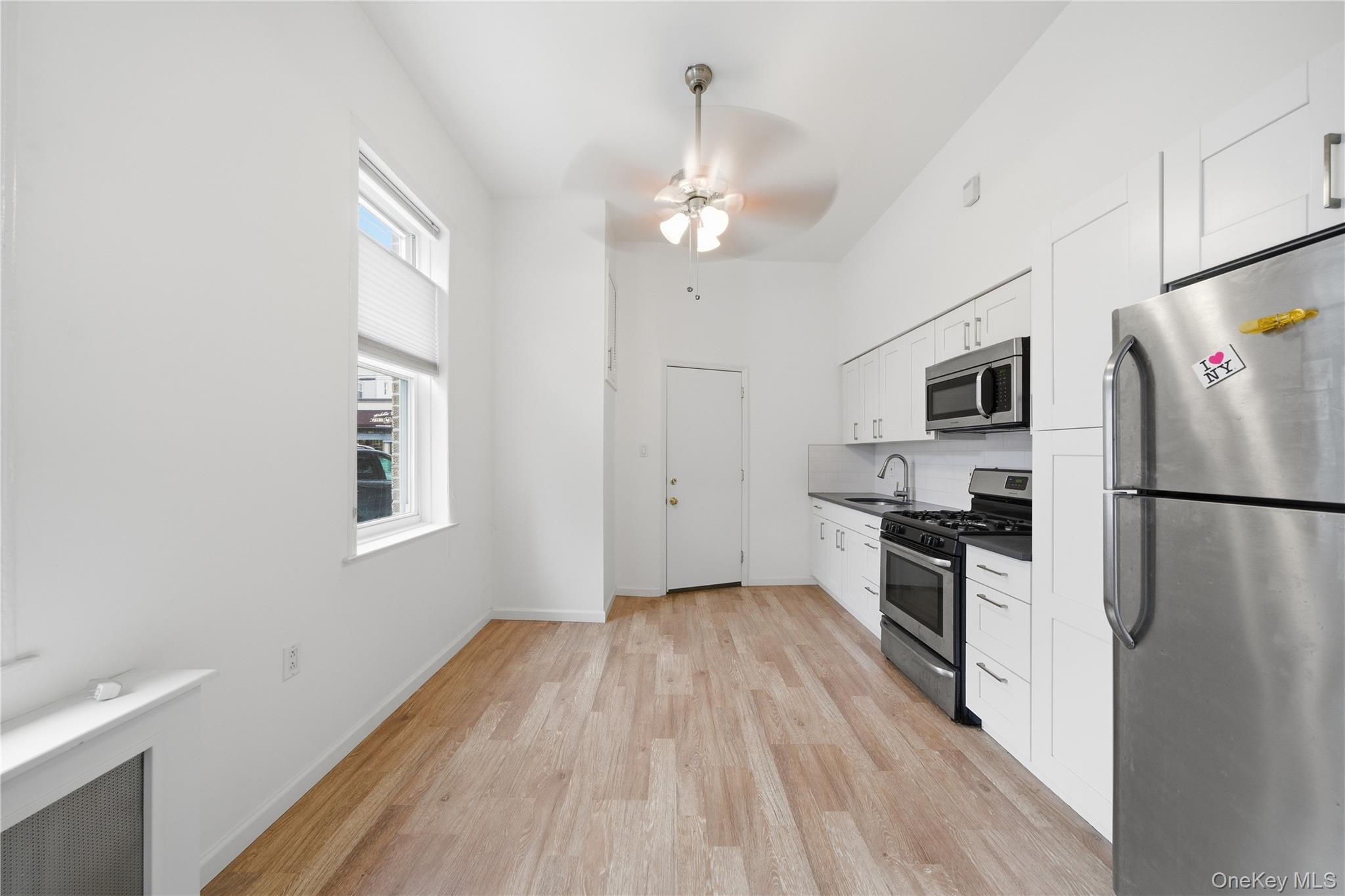 6805 76th St, Middle Village, NY 11379 photo
