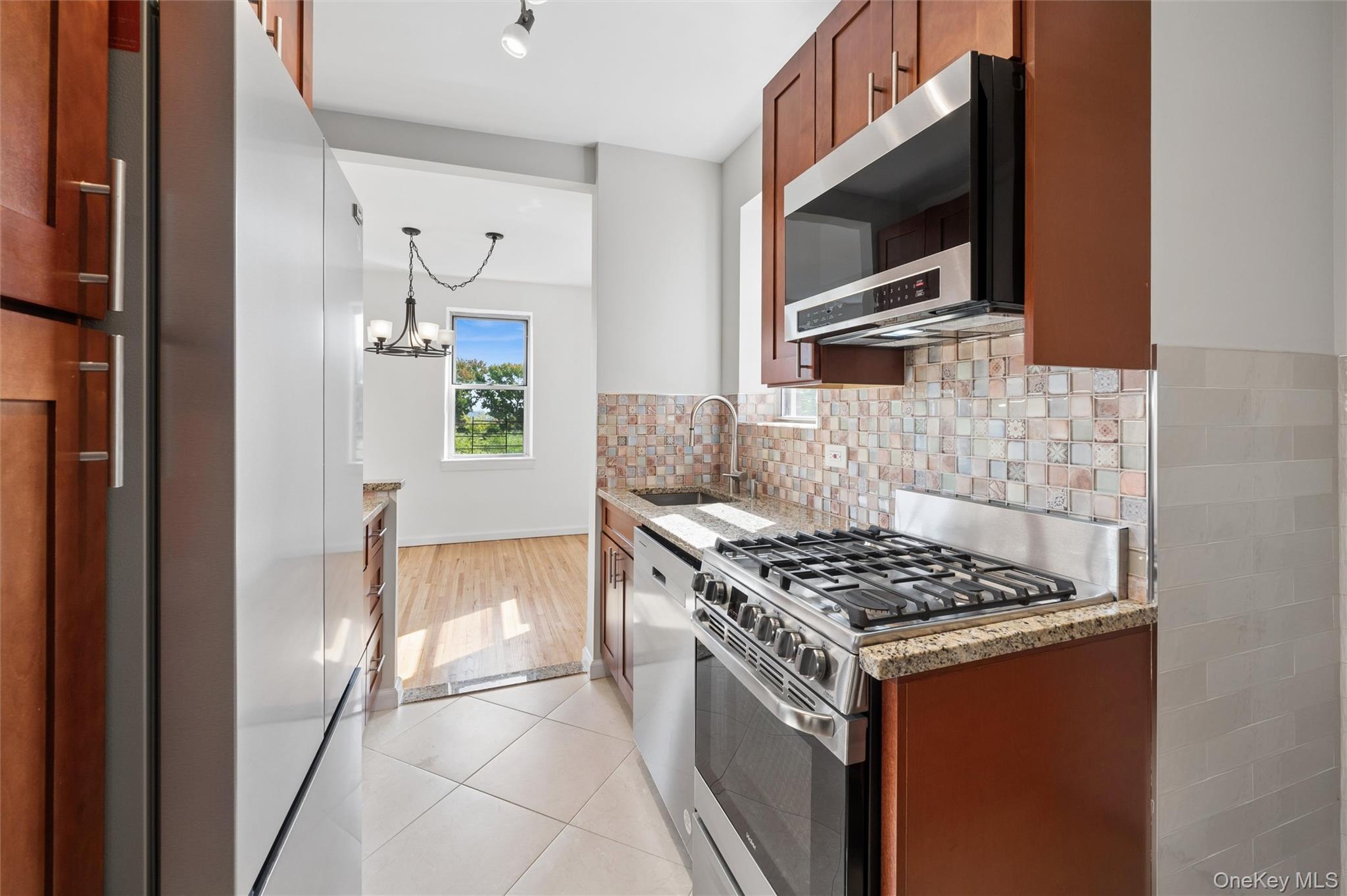 640 W 231st #5 H, Bronx, NY 10463 photo