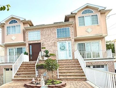 Single Family Residence in Staten Island NY 57 Herrick Avenue.jpg