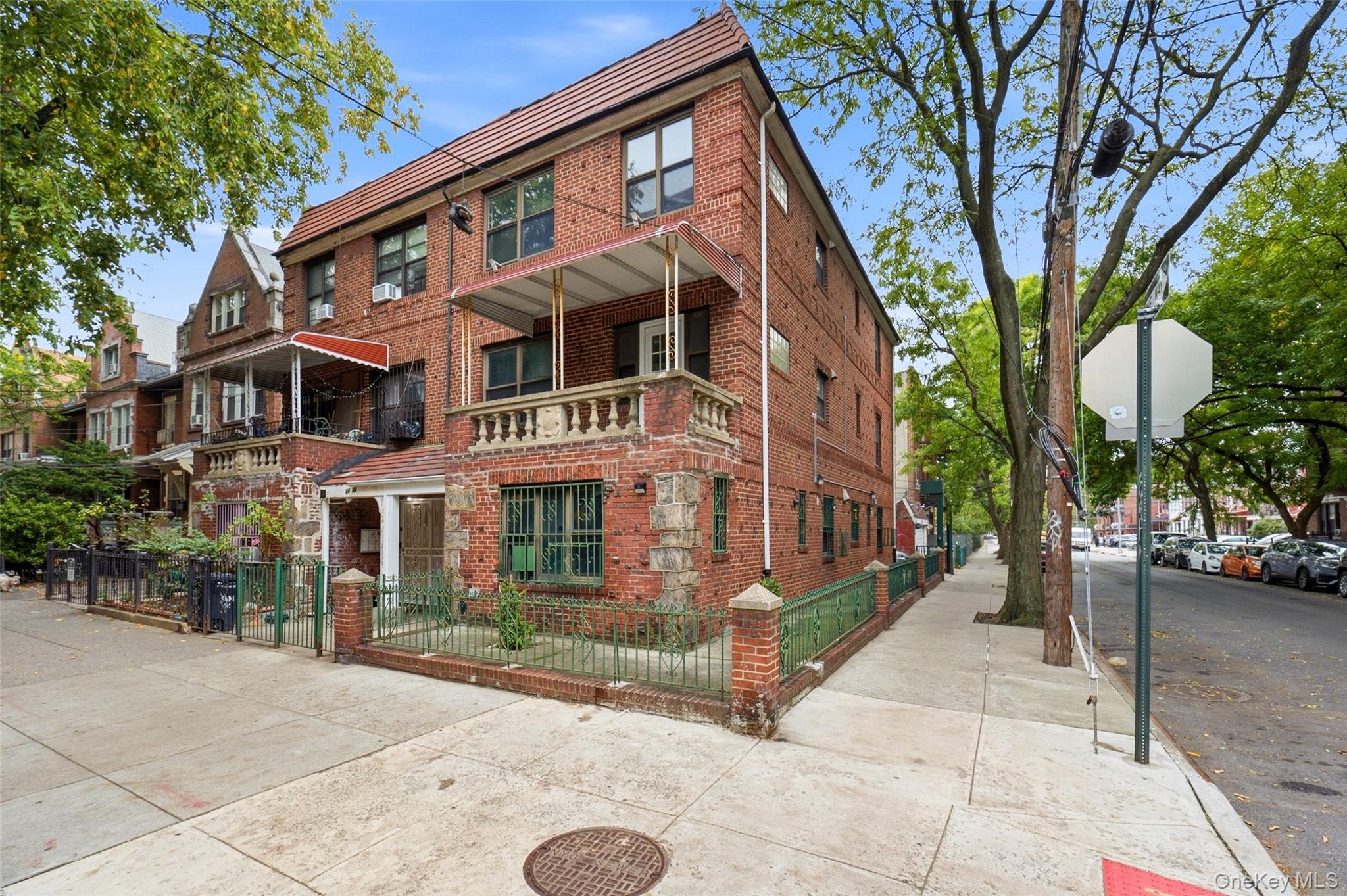 86 2 Elmhurst Ave, Elmhurst, NY 11373