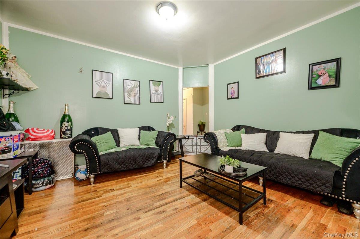 719 Van Nest Ave, Bronx, NY 10462 photo